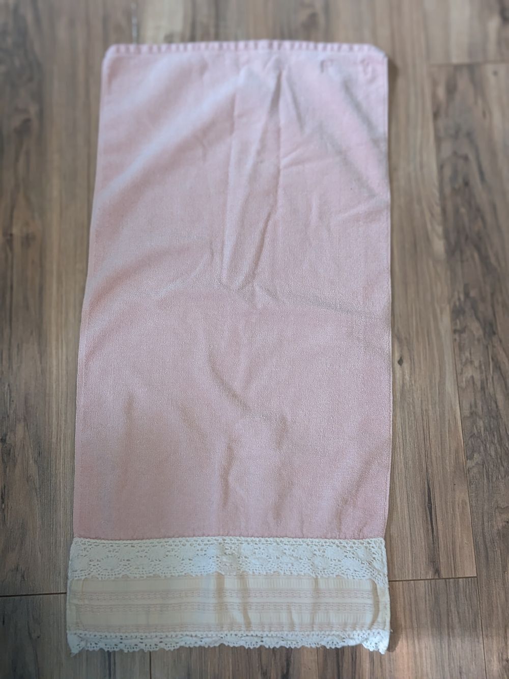 Vintage Avanti Hand Towel Pink Lace Grannycore Cottagecore